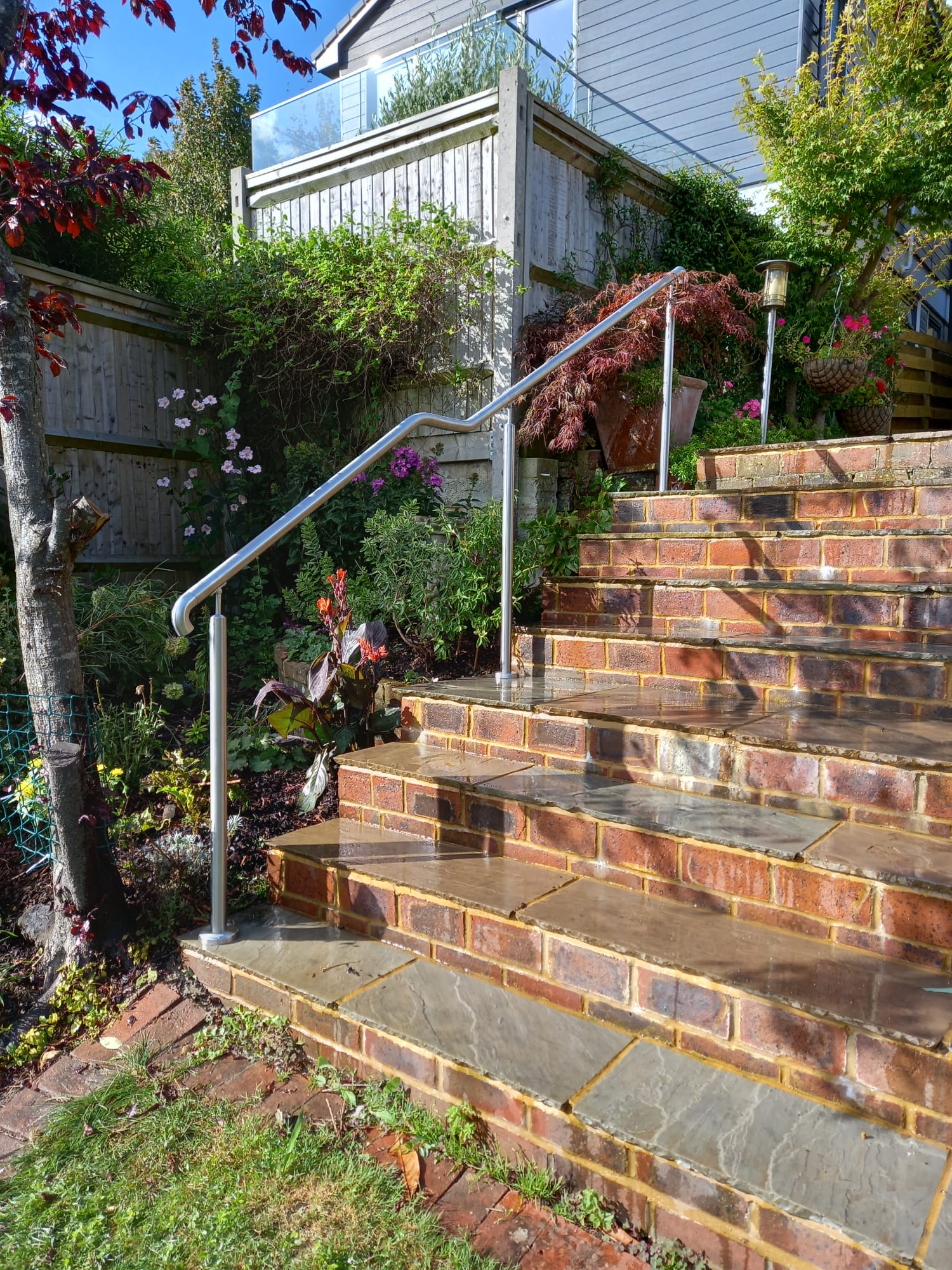 S1 — Farnham handrail design